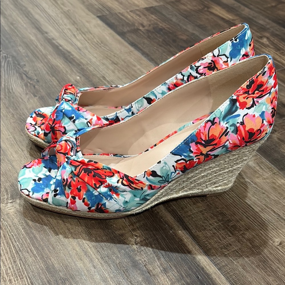 NEW! Kelly & Katie | Size 8 | Floral Wedge Peep Toe Shoes - Picture 4 of 6